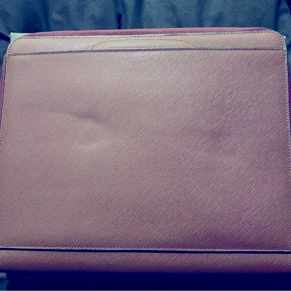 NIB RARE Tumi Locking Portfolio Saffiano Leather With Handles In Burgundy - Picture 4 of 16
